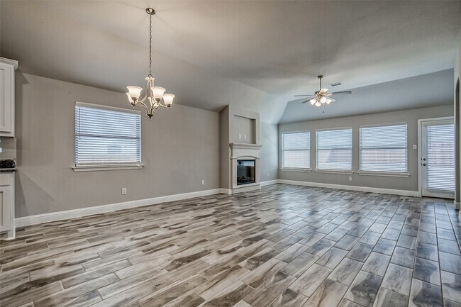 Building Photo - 207 Gardenia Dr