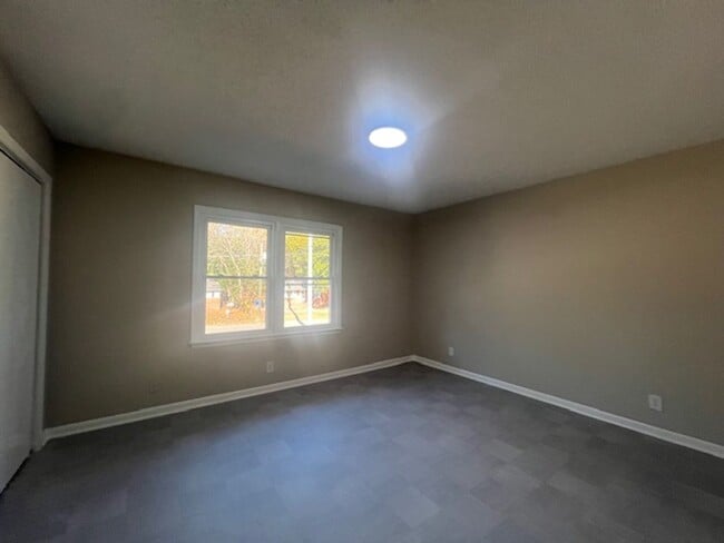 Building Photo - 1608 Fayette Ave