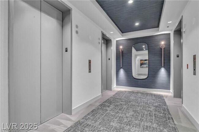Building Photo - 4525 Dean Martin Dr
