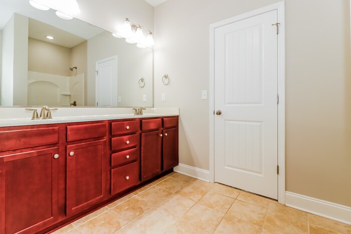 Building Photo - 1220 Tyler Woods Dr