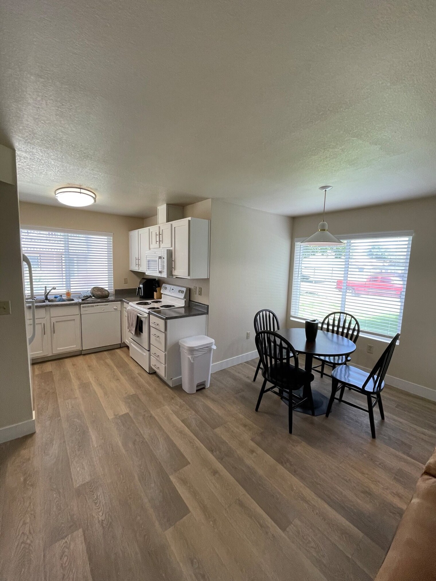 Building Photo - 604 N Columbia Center Blvd