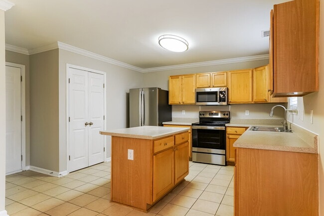 Building Photo - 4104 Taylor Oaks Dr