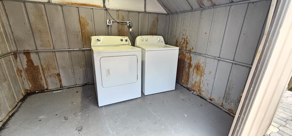 Building Photo - 1855 Sherman St