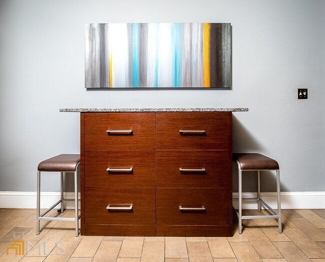 Building Photo - 570 Reed St SE