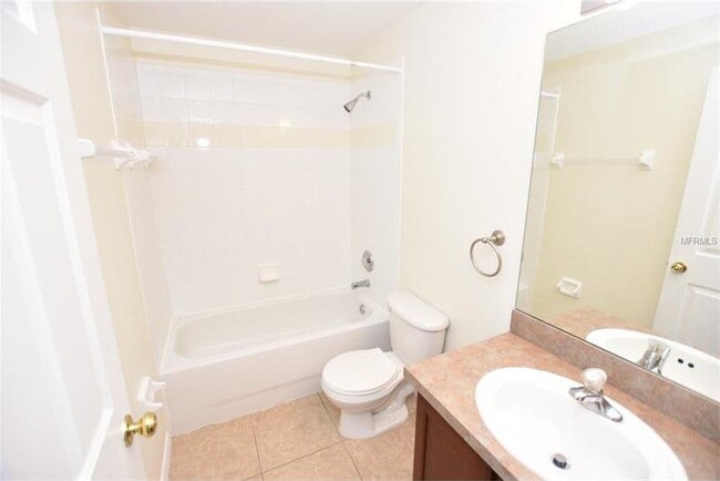 Upstairs Bathroom - 5341 River Rock Rd