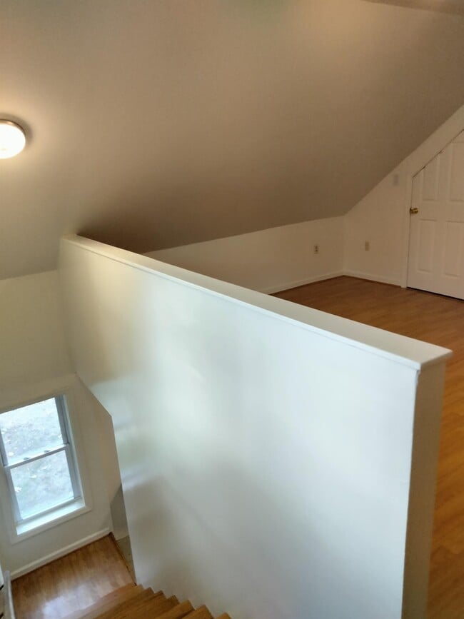 Building Photo - 15 Oak St