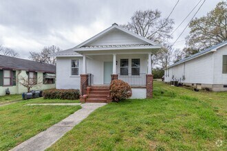 Building Photo - Spacious 2 Bedroom Cottage w/ Granite & Ha...