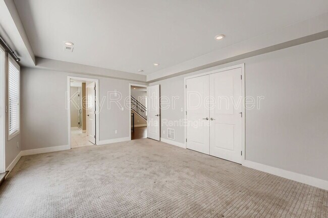 Building Photo - 758 S Leyden St