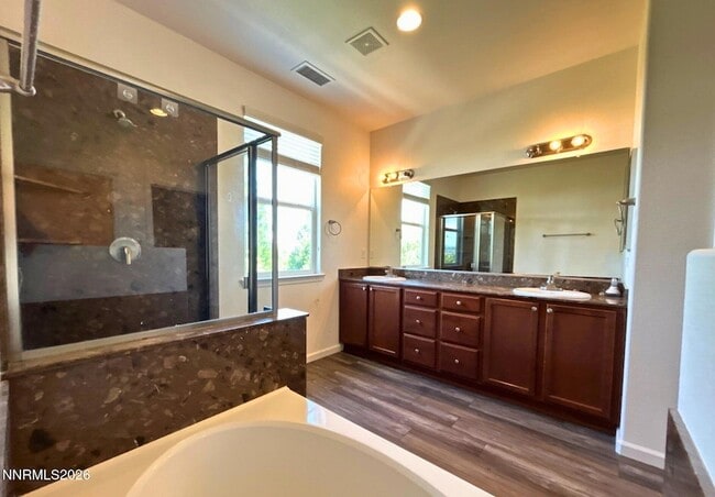 Building Photo - 5900 Promontory Dr