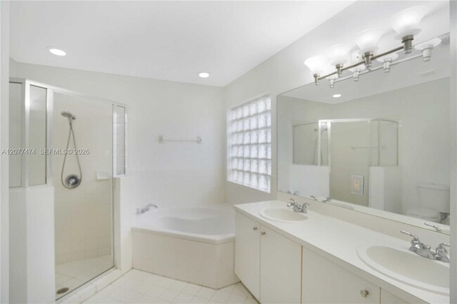 Building Photo - 13950 SW 155th Ct