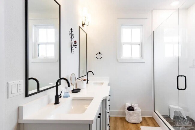 Building Photo - 13833 Red Drum Ct