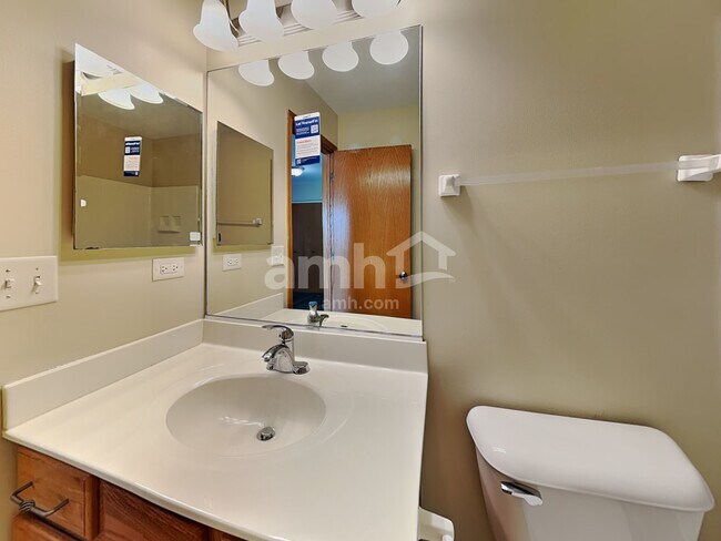 Building Photo - 1217 Violet Ln