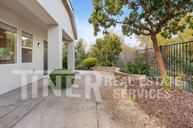 Building Photo - 6025 CreekBerry Wy