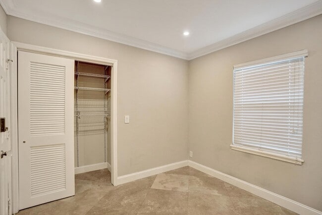 Building Photo - 1145 NE 12th Ave