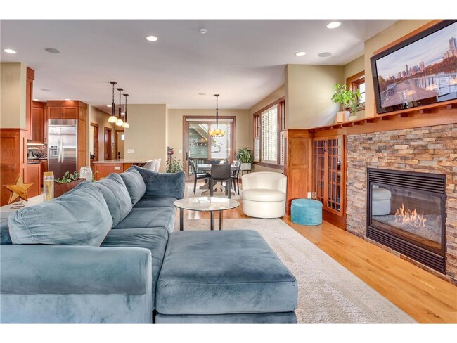 Building Photo - 2012 W Laurel Ave