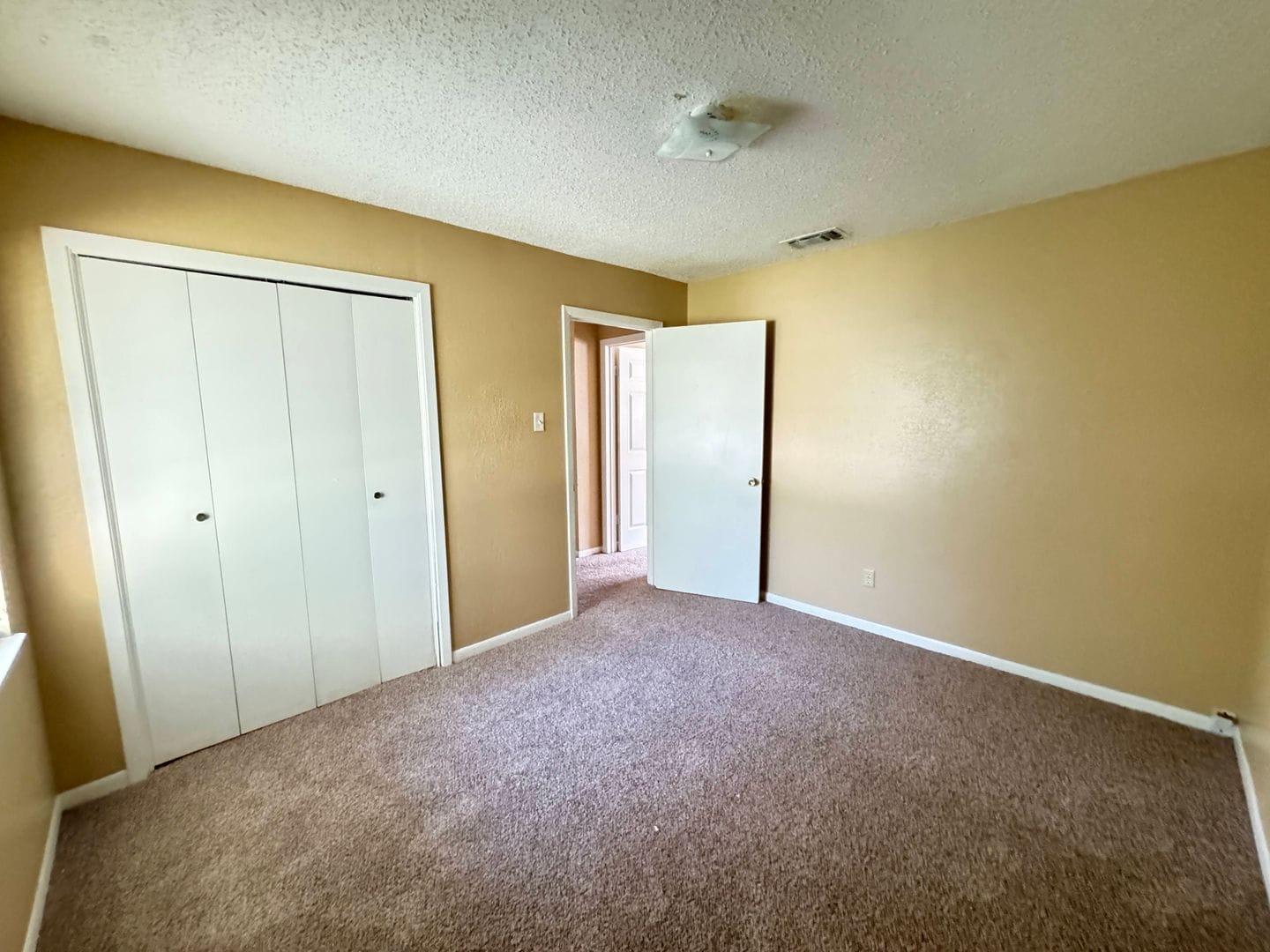 Building Photo - 3002 Tanglewood Cir