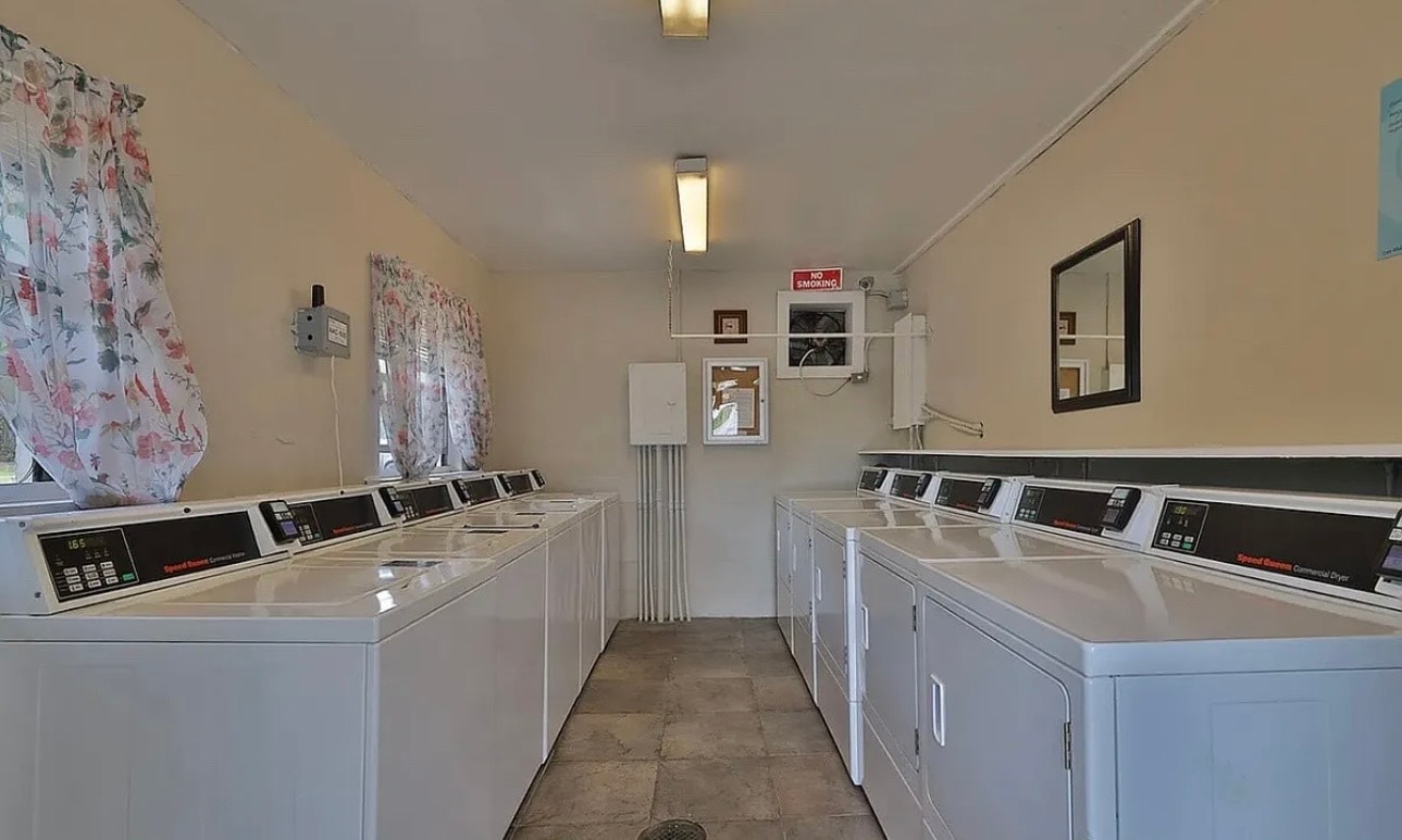 Building Photo - 1504 Virginia Ave