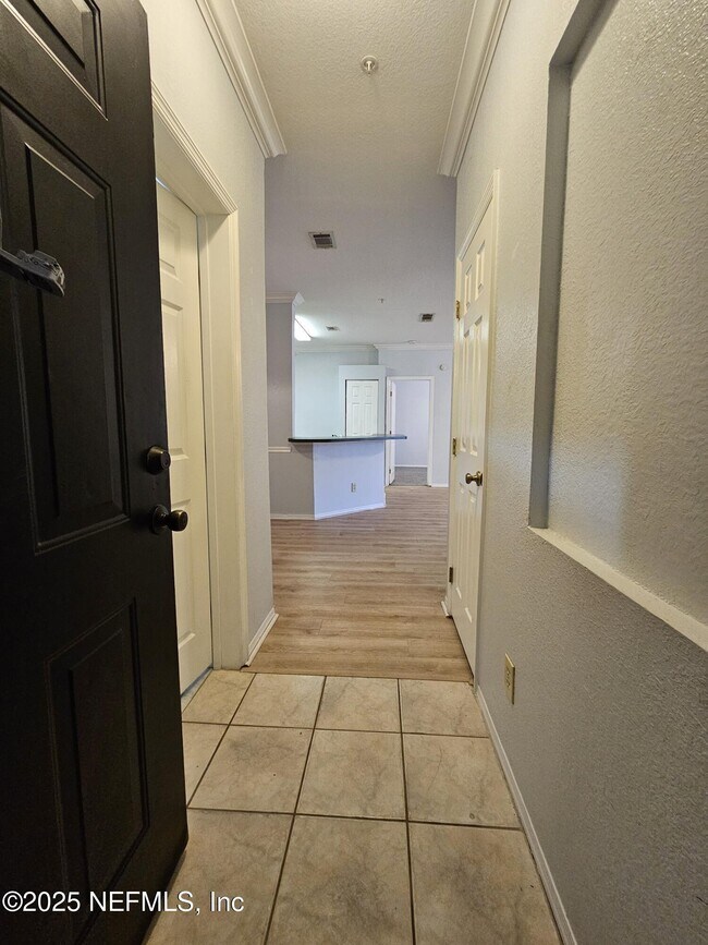 Building Photo - 13810 Sutton Park Dr N