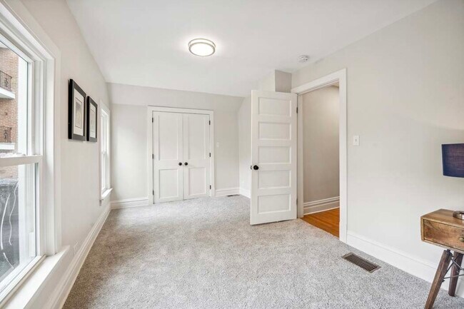 Building Photo - 2429 Central St