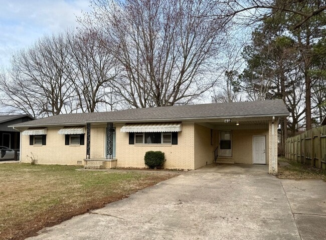 Building Photo - 4 Bedroom/1.5 Bathroom Home in Paragould AR - $1,275/month