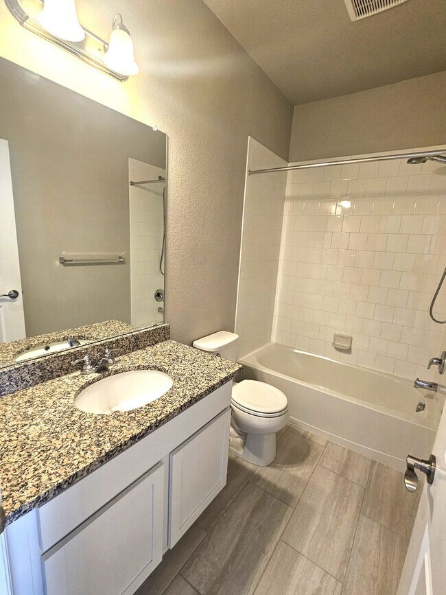 Building Photo - One-Month Free!!  Modern Townhouse with Breathtaking Views – Prime Location!