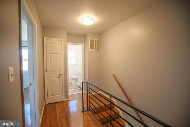 Building Photo - 12337 Chesterton Dr
