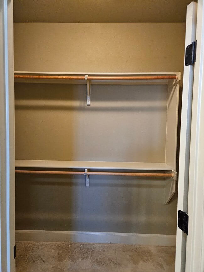 Building Photo - 704 Darlington Dr