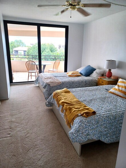 Building Photo - 5260 S Landings Dr