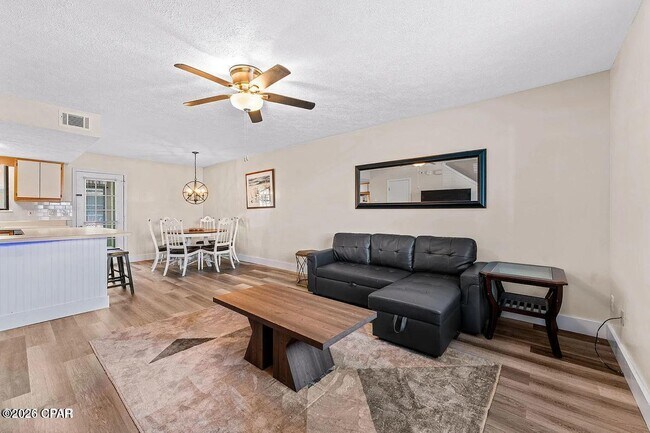 Building Photo - 120 Bonnie Ln