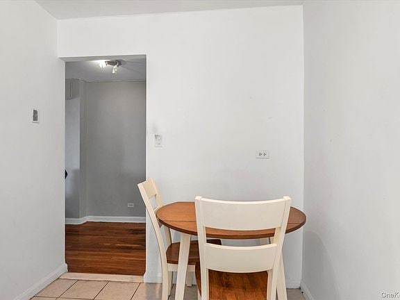 Building Photo - 83-40 Austin St