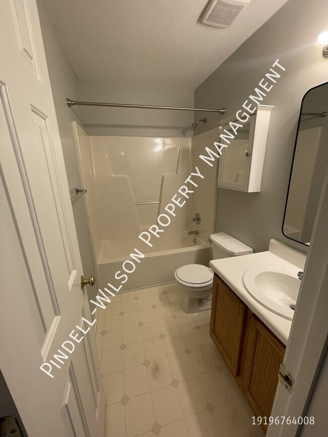 Building Photo - 207 Highgate Cir