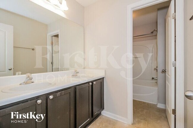 Building Photo - 219 Brookhaven Ct