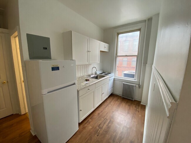 Building Photo - 120 George N St