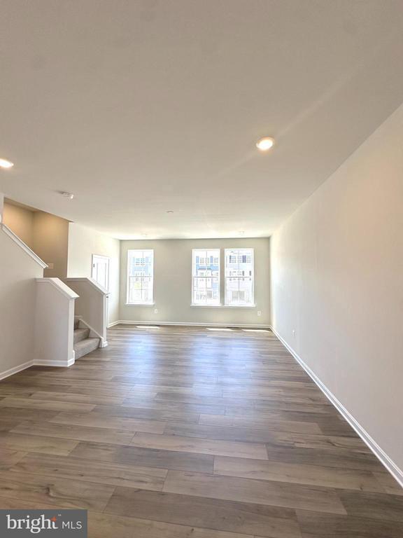 Building Photo - 439 Seeback Dr
