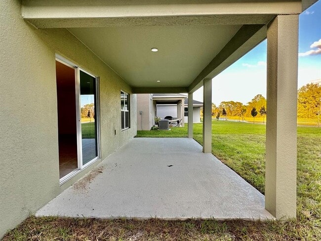 Building Photo - 2872 Sanctuary Dr