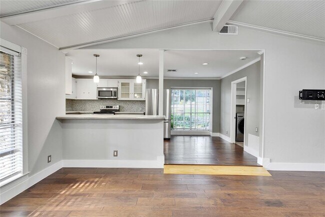 Building Photo - 10903 Mellow Ln