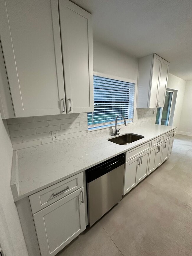 Building Photo - 3 Bedroom , 2 Bath in Orlando!