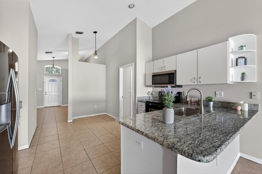 Building Photo - 508 Sonoma Dr