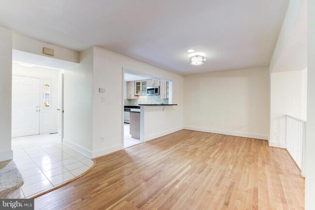 Building Photo - 8509 Jeffersonian Ct