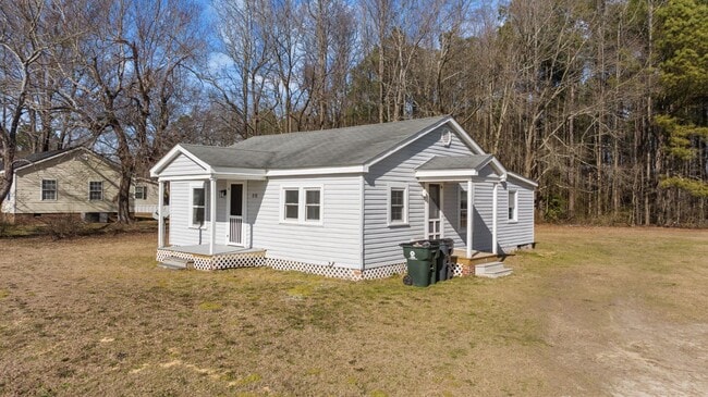 Building Photo - 610 Wondertown Dr