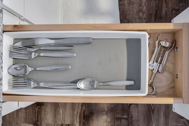 Building Photo - 3317 W St Conrad St