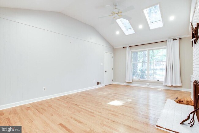 Building Photo - 8500 Brook Rd