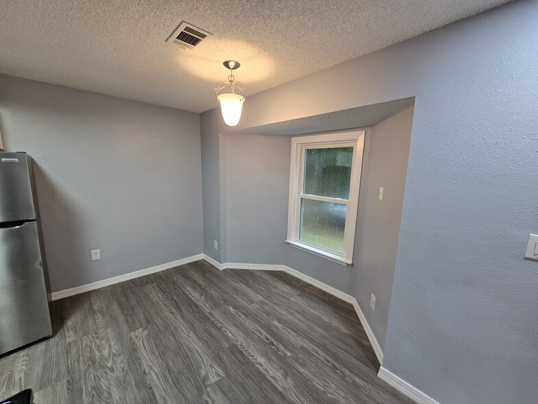 Dining Area - 6160 Wooded Way