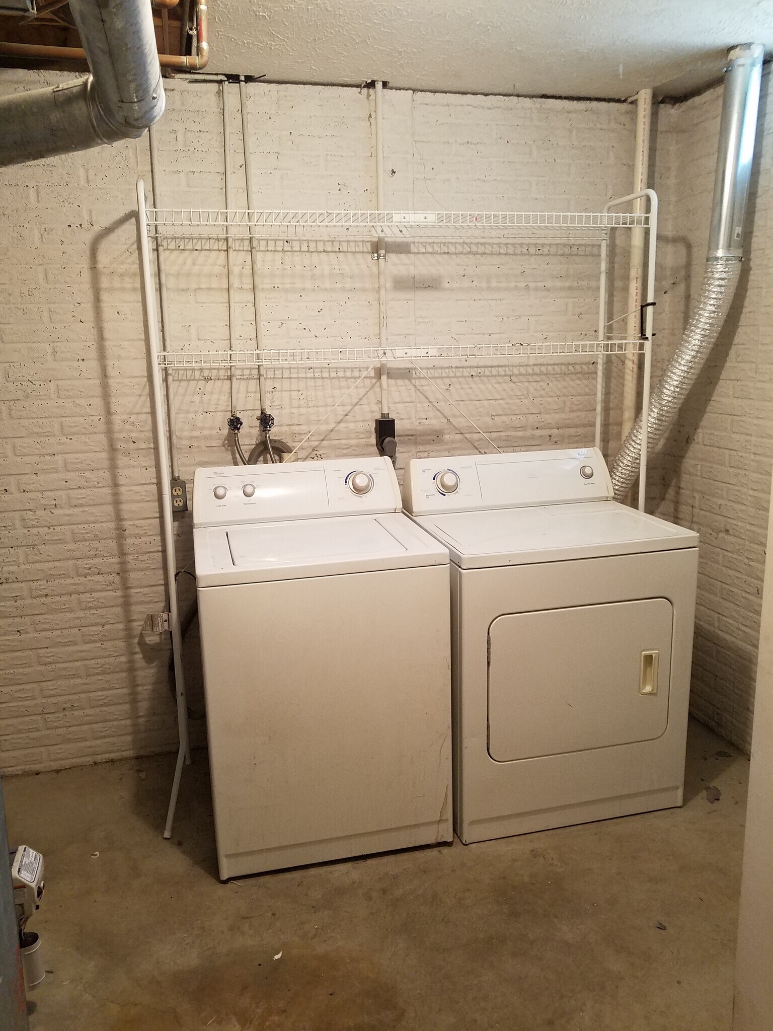 Laundry/HVAC - 5501 S 32nd Cir