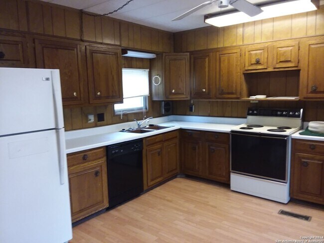 Building Photo - 8454 Braewick Dr