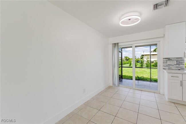 Building Photo - 1917 Cape Coral Pkwy W