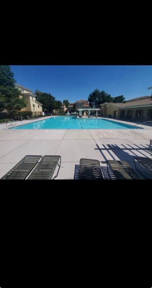 Building Photo - 4358 Fitzwilliam St