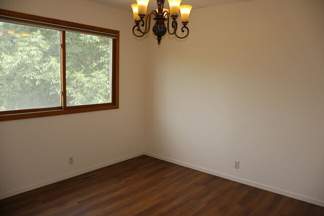 Building Photo - Beautiful 4 Bedroom Fort Collins Home