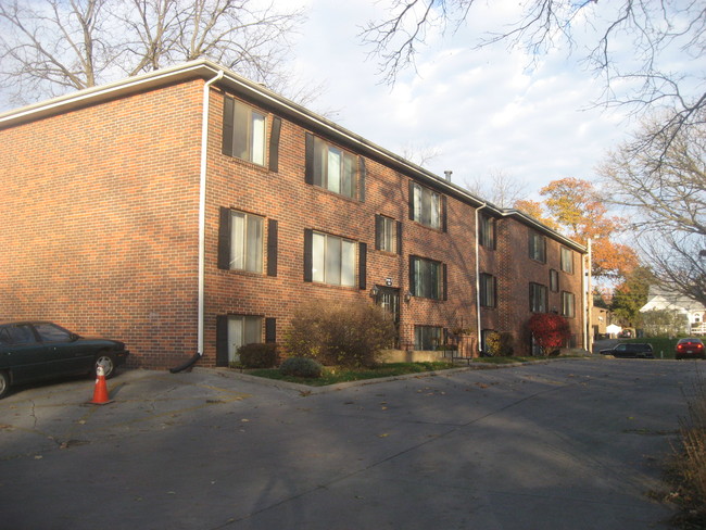 Building Photo - Windsor Manor North Apartments