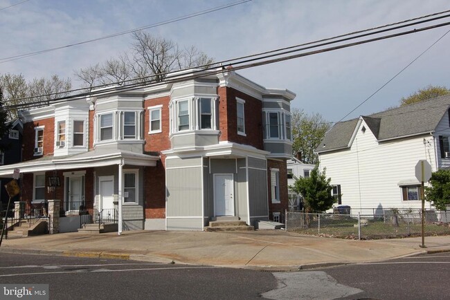 Primary Photo - 101 S Brown St